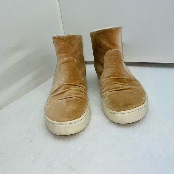 Billibong Suede Boots - Picture 2 of 11